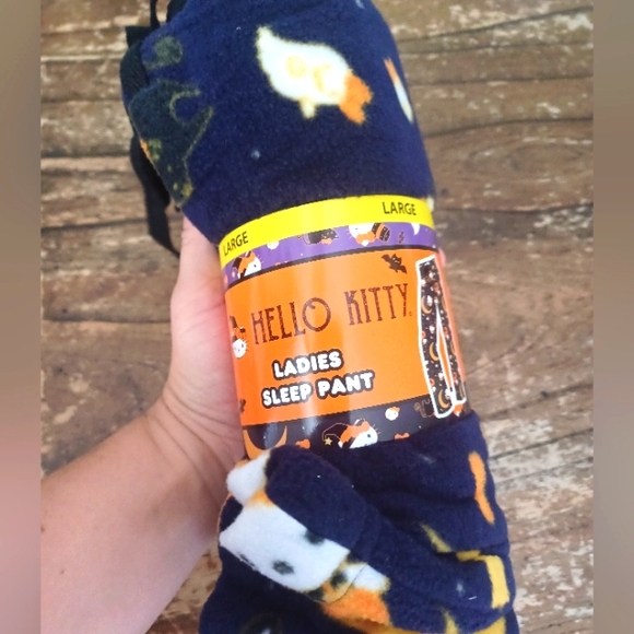 Hello kitty x Halloween 2024 Pajama Pants BNWT VHTF RARE - Picture 4 of 9
